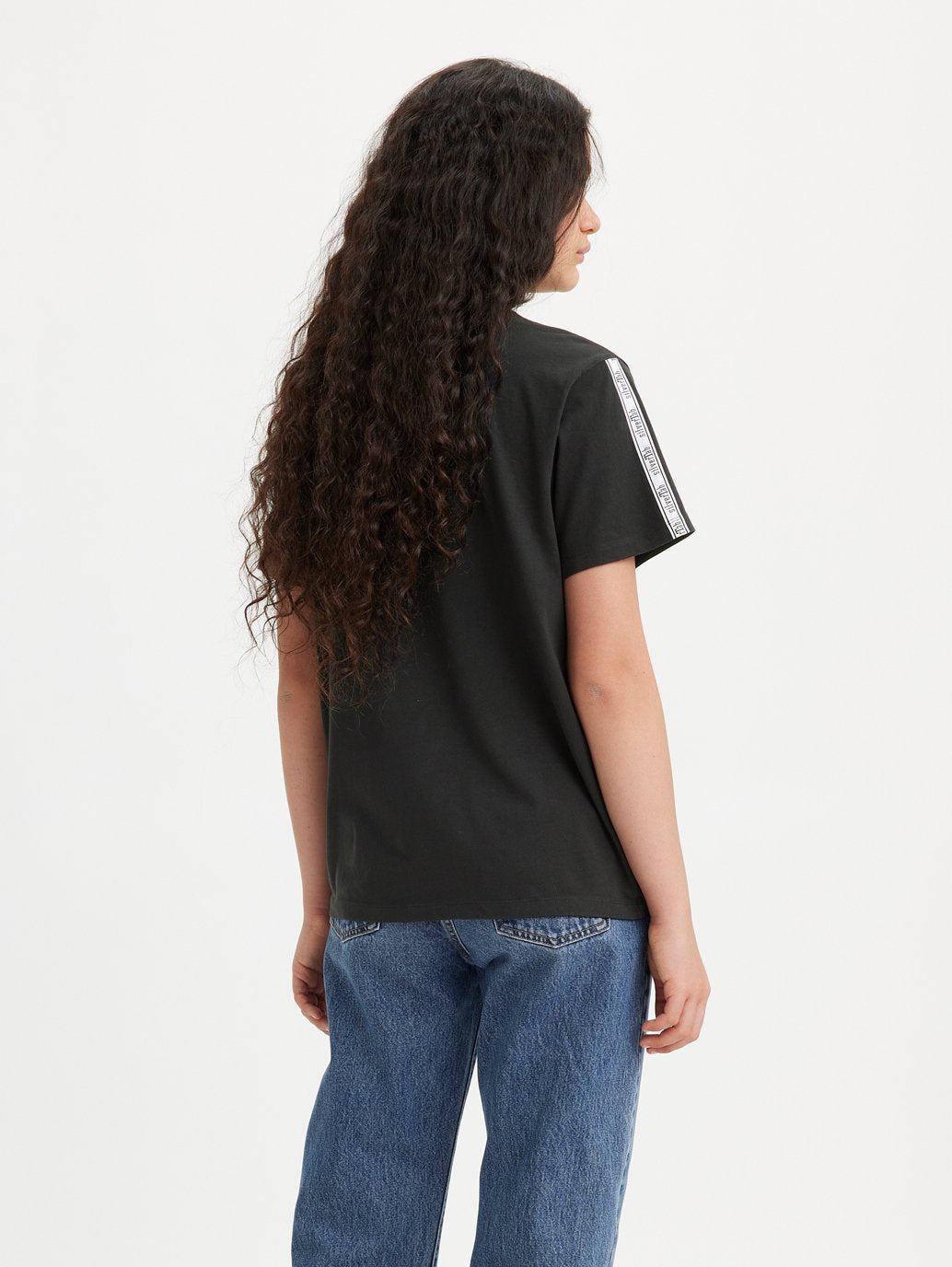 Levi's® Silvertab® 女用黑色圖案 T 卹