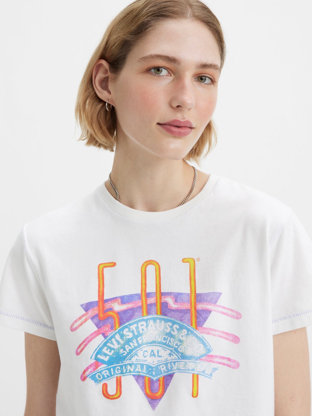 Levi's® Women's Graphic Classic Tee