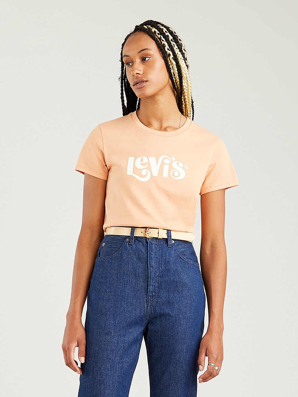 Levi's® 女用標誌完美 T 卹
