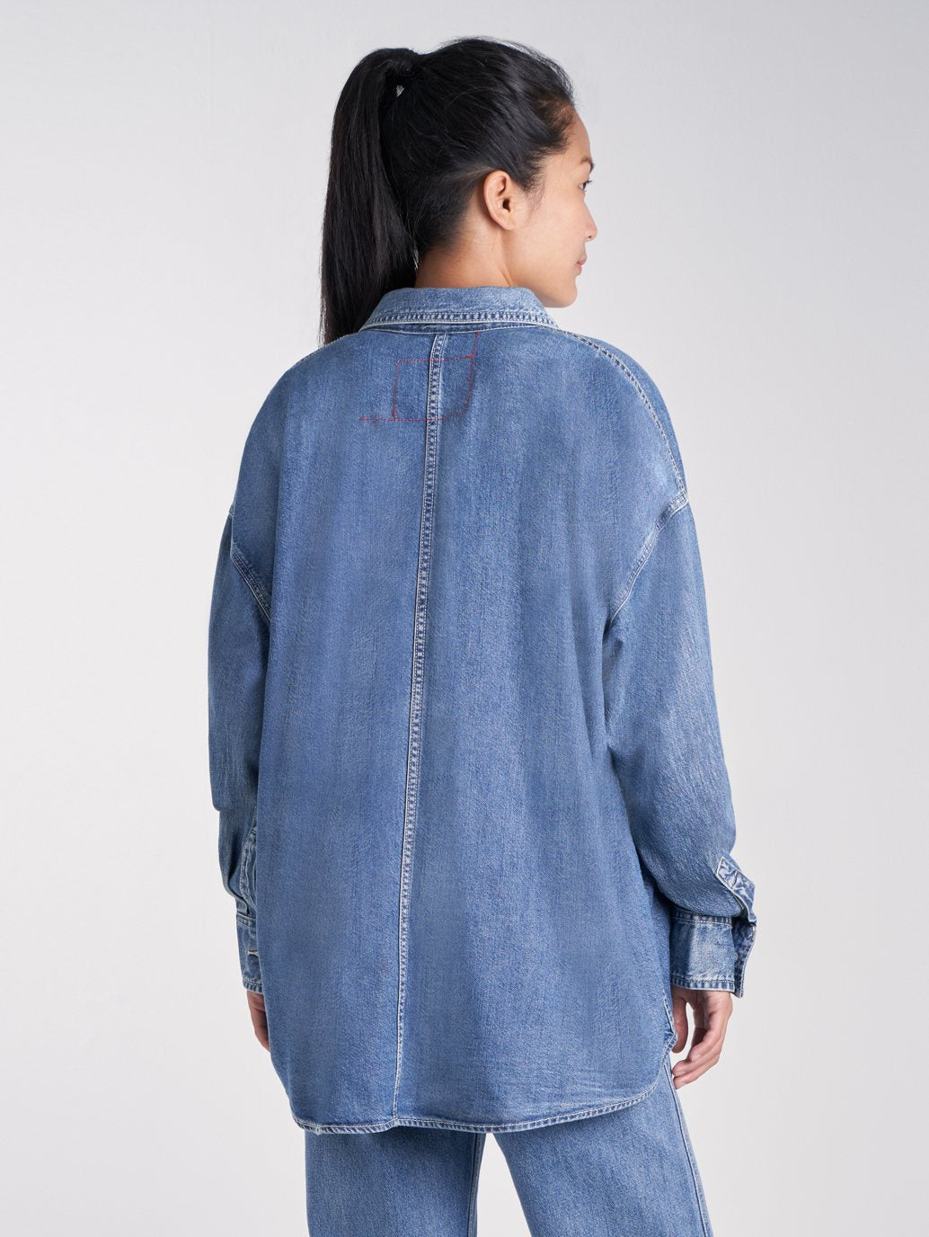 Levi's® 紅色女式牛仔梭織襯衫