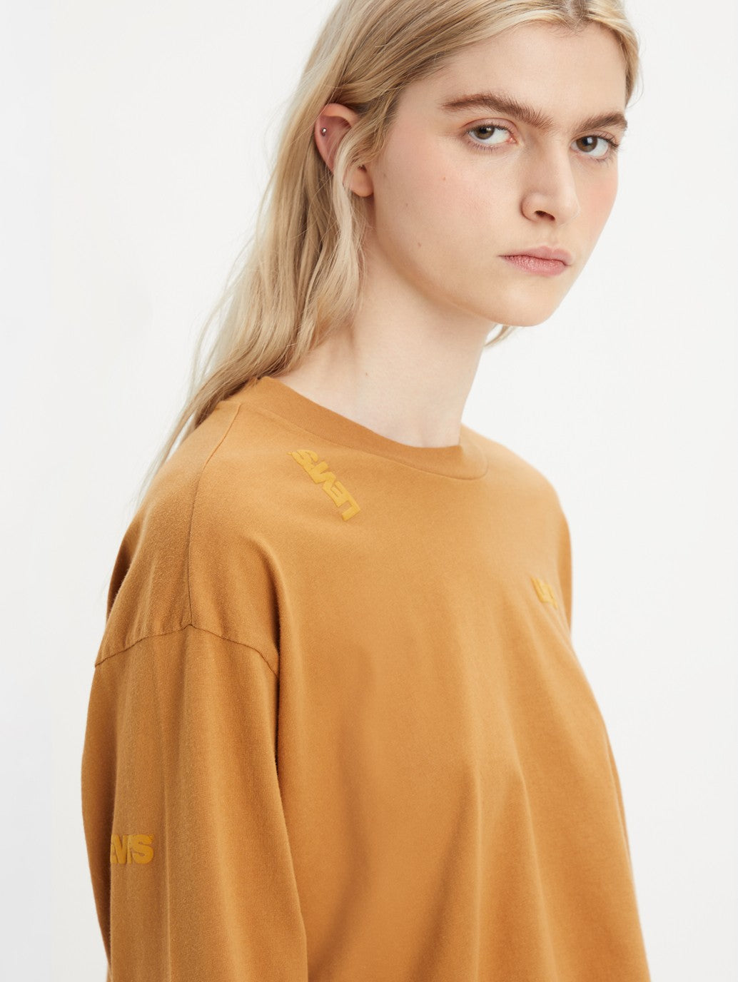 [As worn by NewJeans DANIELLE] Levi's® Women's Graphic Cindy Long-Sleeve Top
