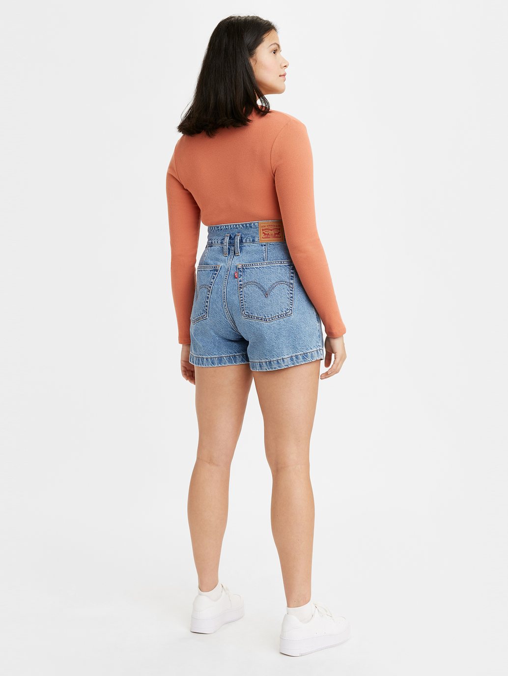 Levi's® 女款高腰媽媽牛仔褲短褲