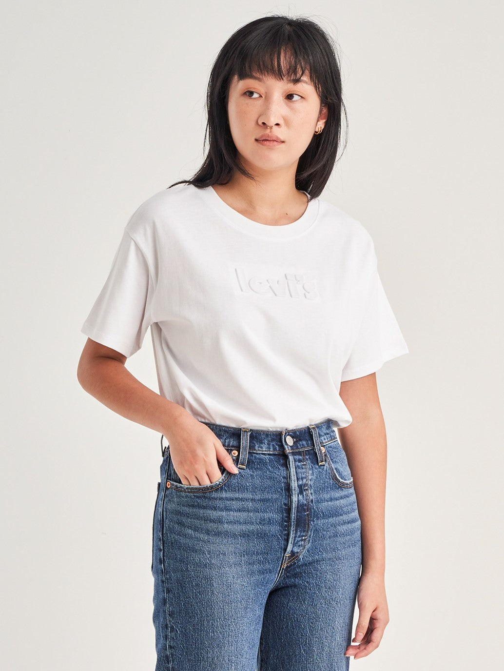 Levi's® 女士短袖男友風格圖案 T 卹